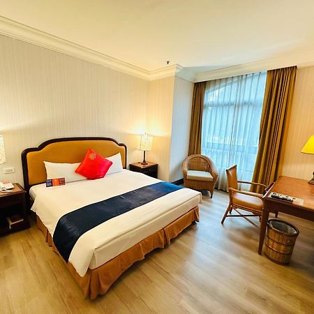 Wei-Yat Grand Hotel Tainan Exterior photo
