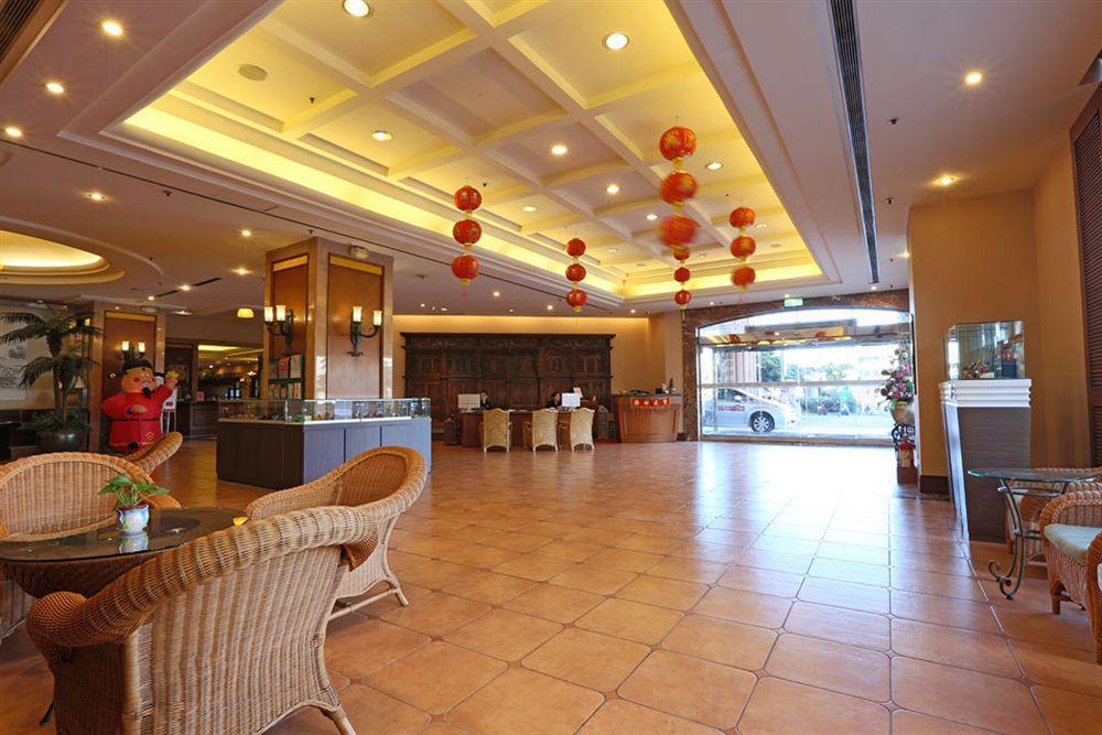 Wei-Yat Grand Hotel Tainan Exterior photo