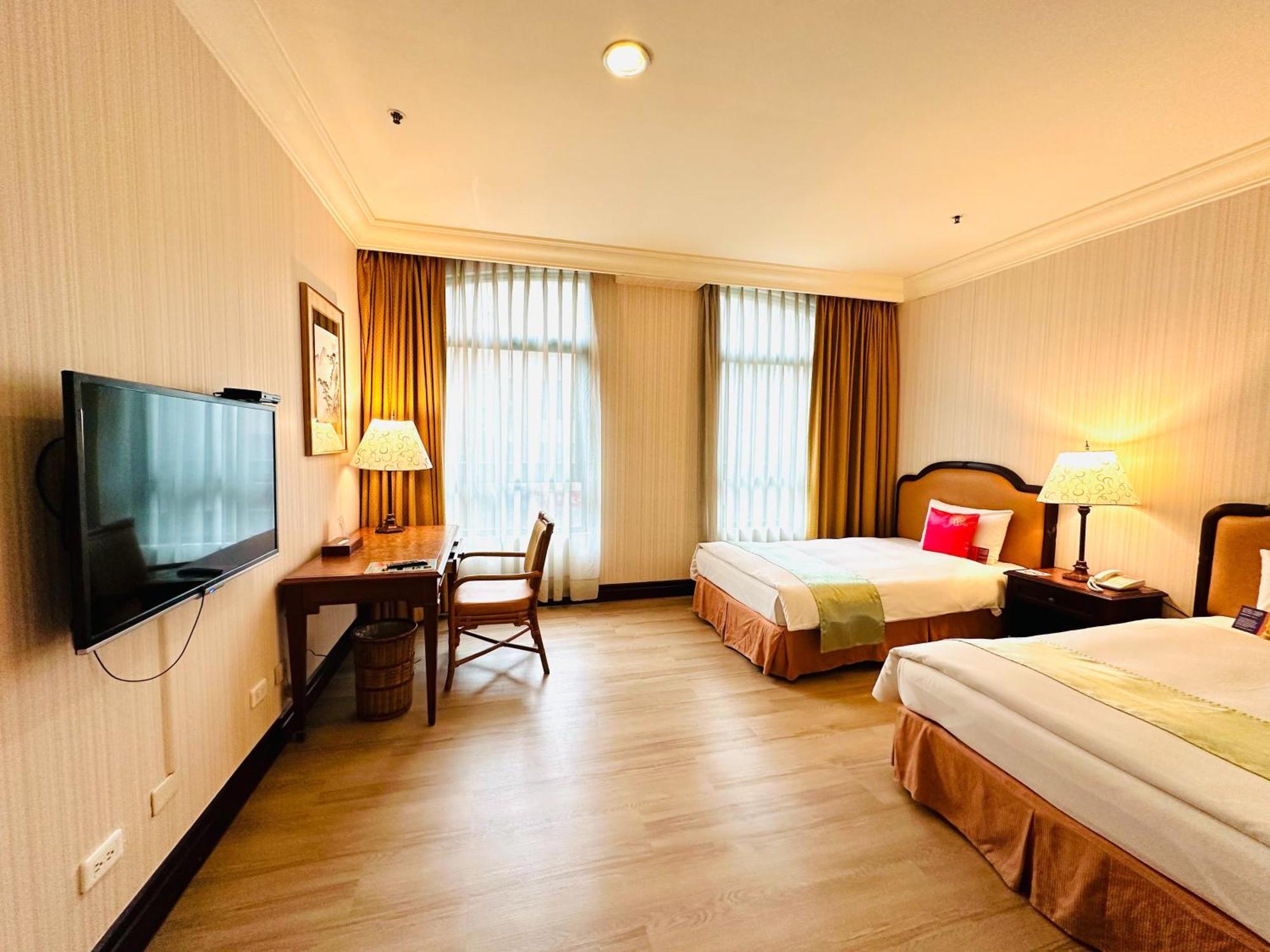 Wei-Yat Grand Hotel Tainan Exterior photo