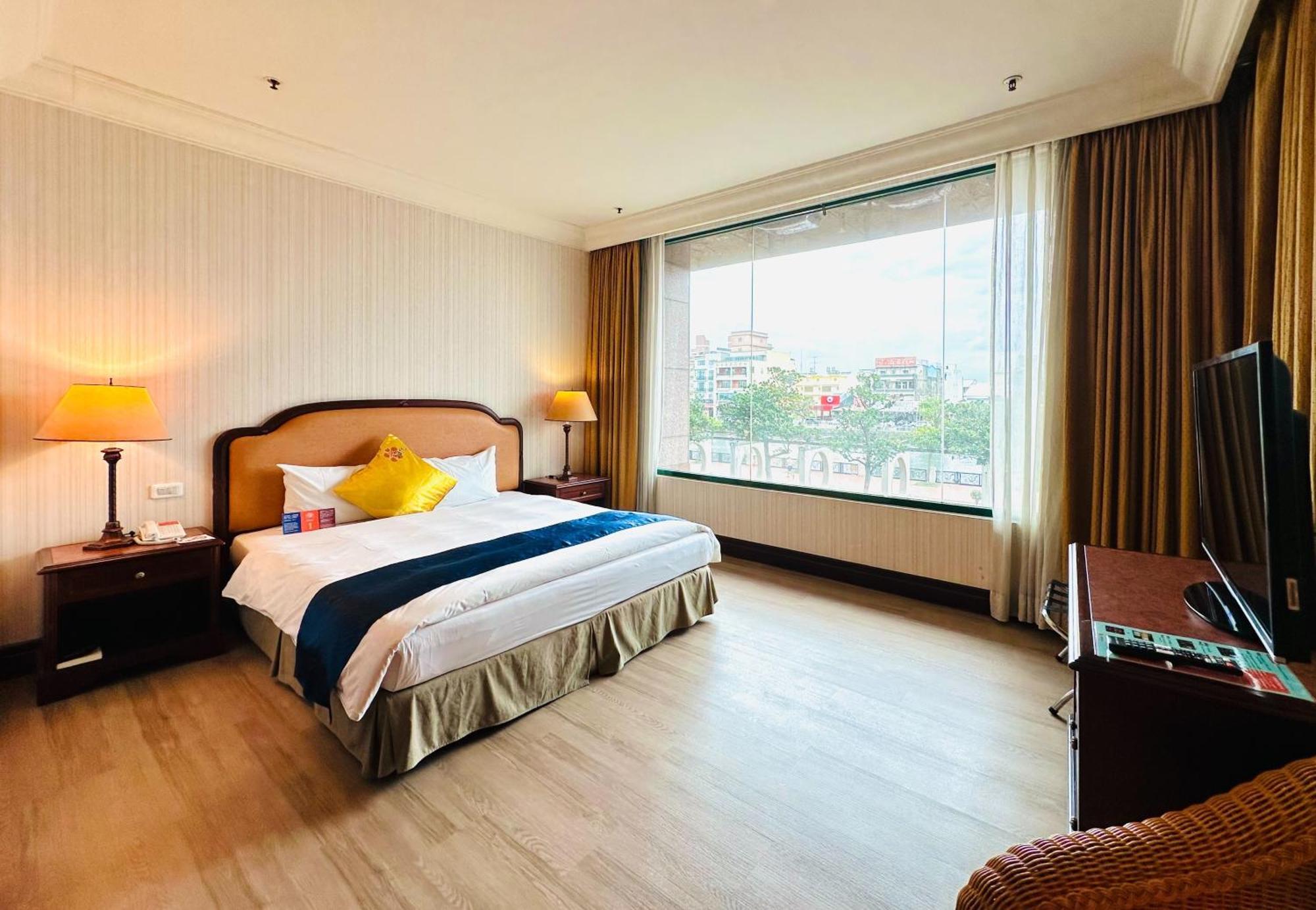 Wei-Yat Grand Hotel Tainan Exterior photo