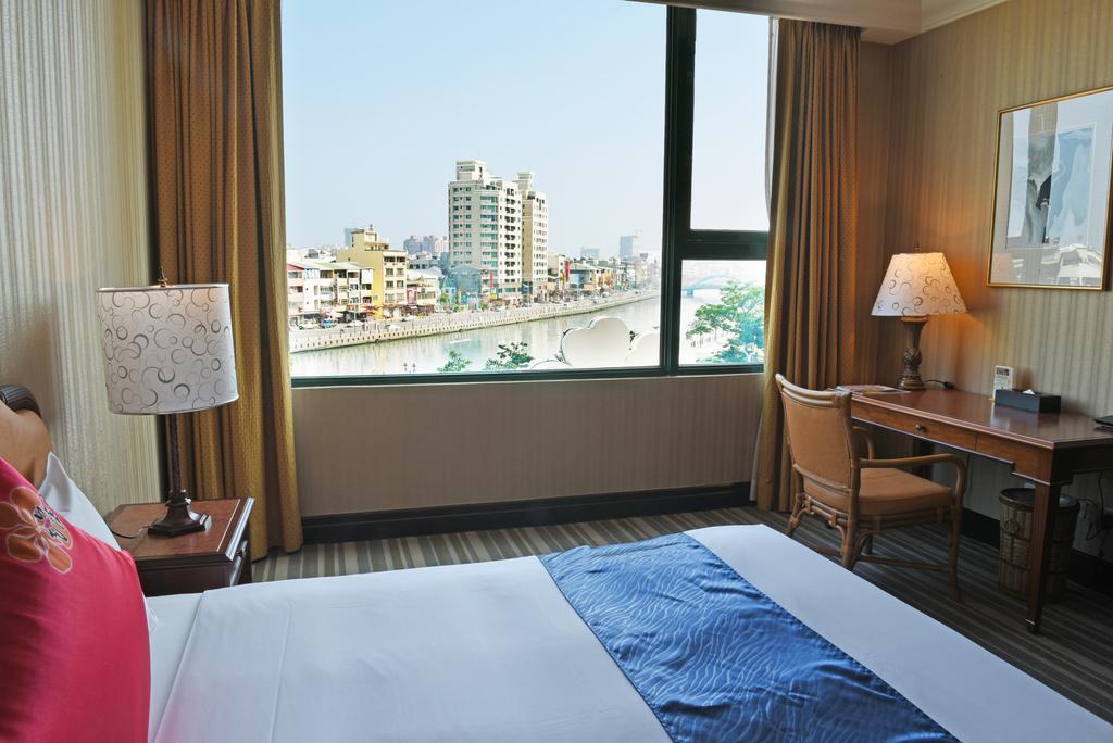 Wei-Yat Grand Hotel Tainan Exterior photo