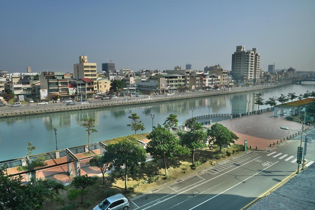 Wei-Yat Grand Hotel Tainan Exterior photo