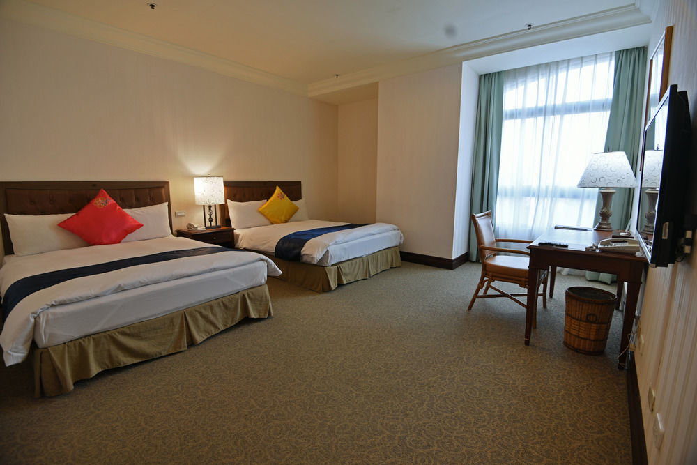 Wei-Yat Grand Hotel Tainan Exterior photo