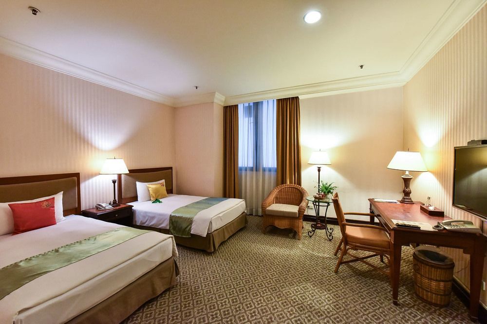 Wei-Yat Grand Hotel Tainan Exterior photo